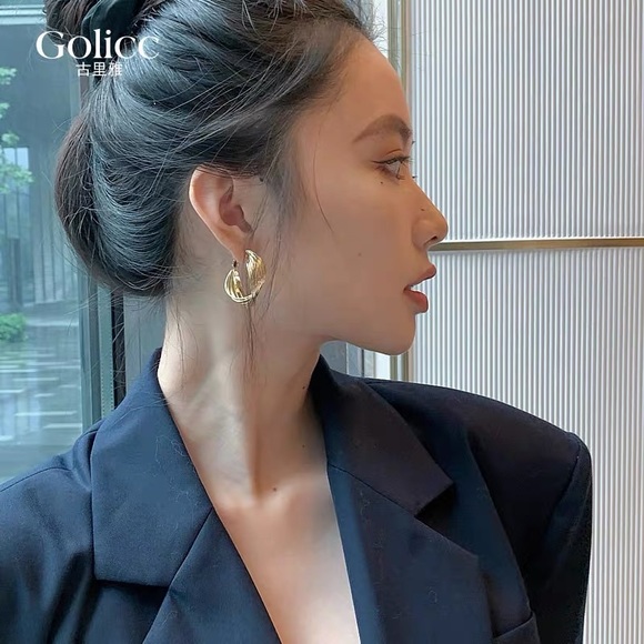 Set of Two Gold Hoop Earrings ( One Small, One Medium) - Picture 2 of 16